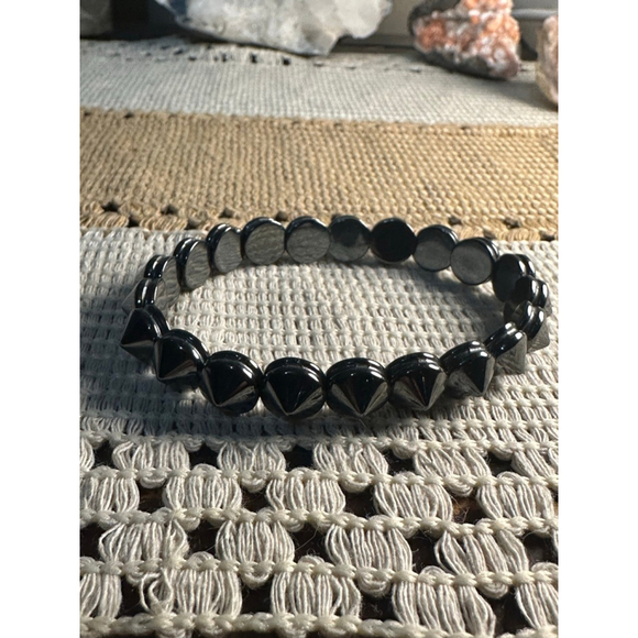 Handmade Hematite Mini-Spike Elastic Bracelet - Picture 1 of 11